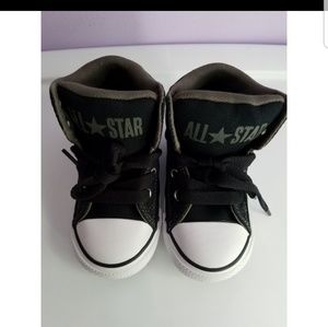Size 7 brand new converse